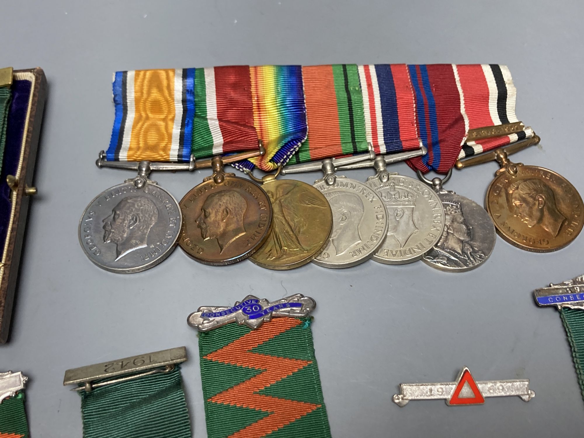 A quantity of assorted medals